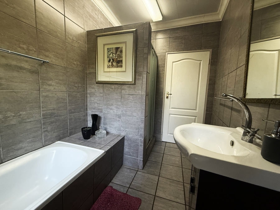 4 Bedroom Property for Sale in Potchefstroom North West